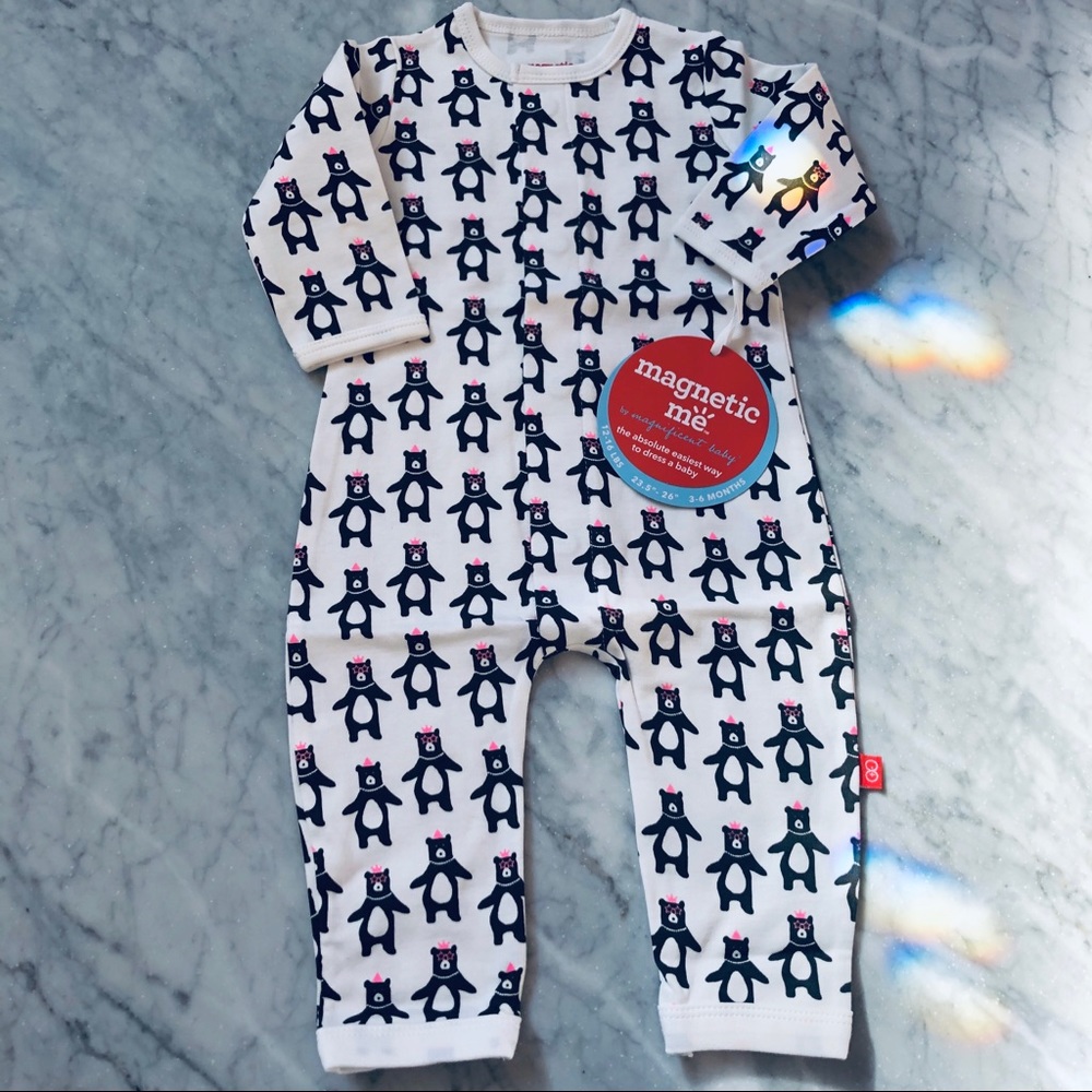 🌸Magnificent Baby Magnetic Bear Onesie - 6-9mo